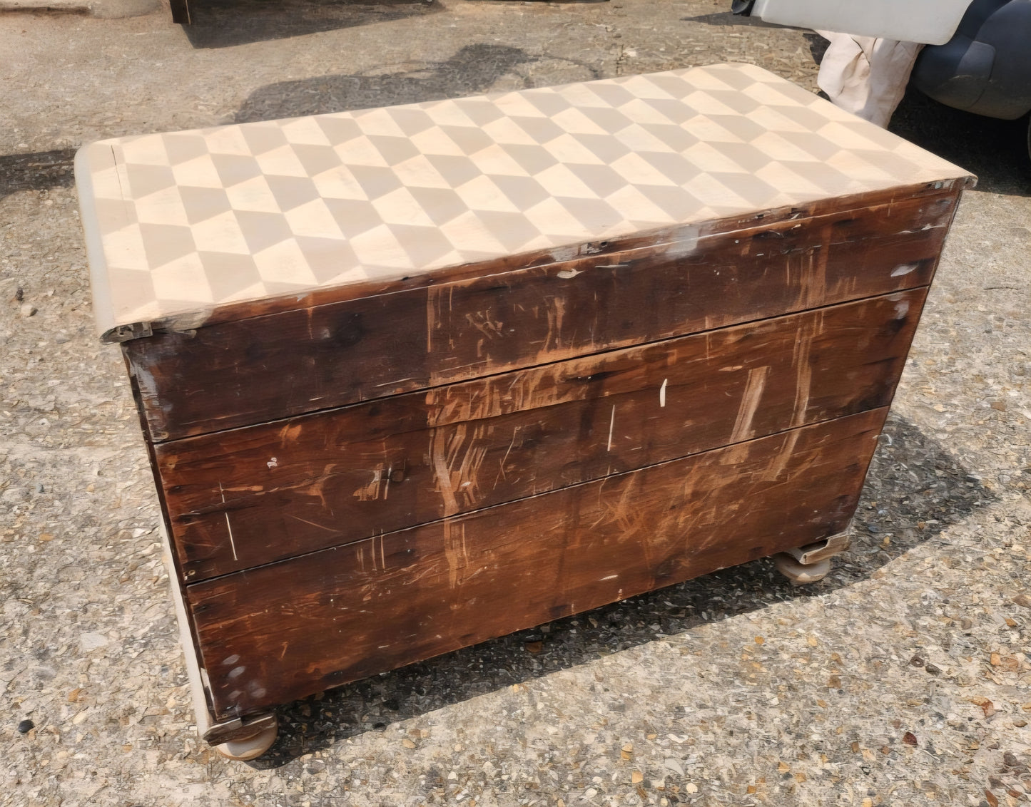 VICTORIAN PAINTED CHEST OF DRAWERS