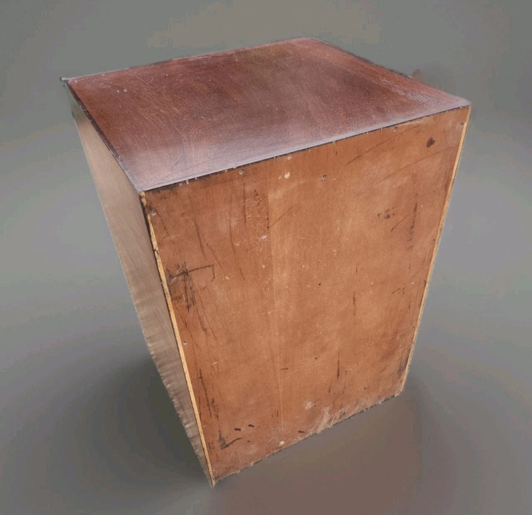 MID CENTURY BANKERS CHEST