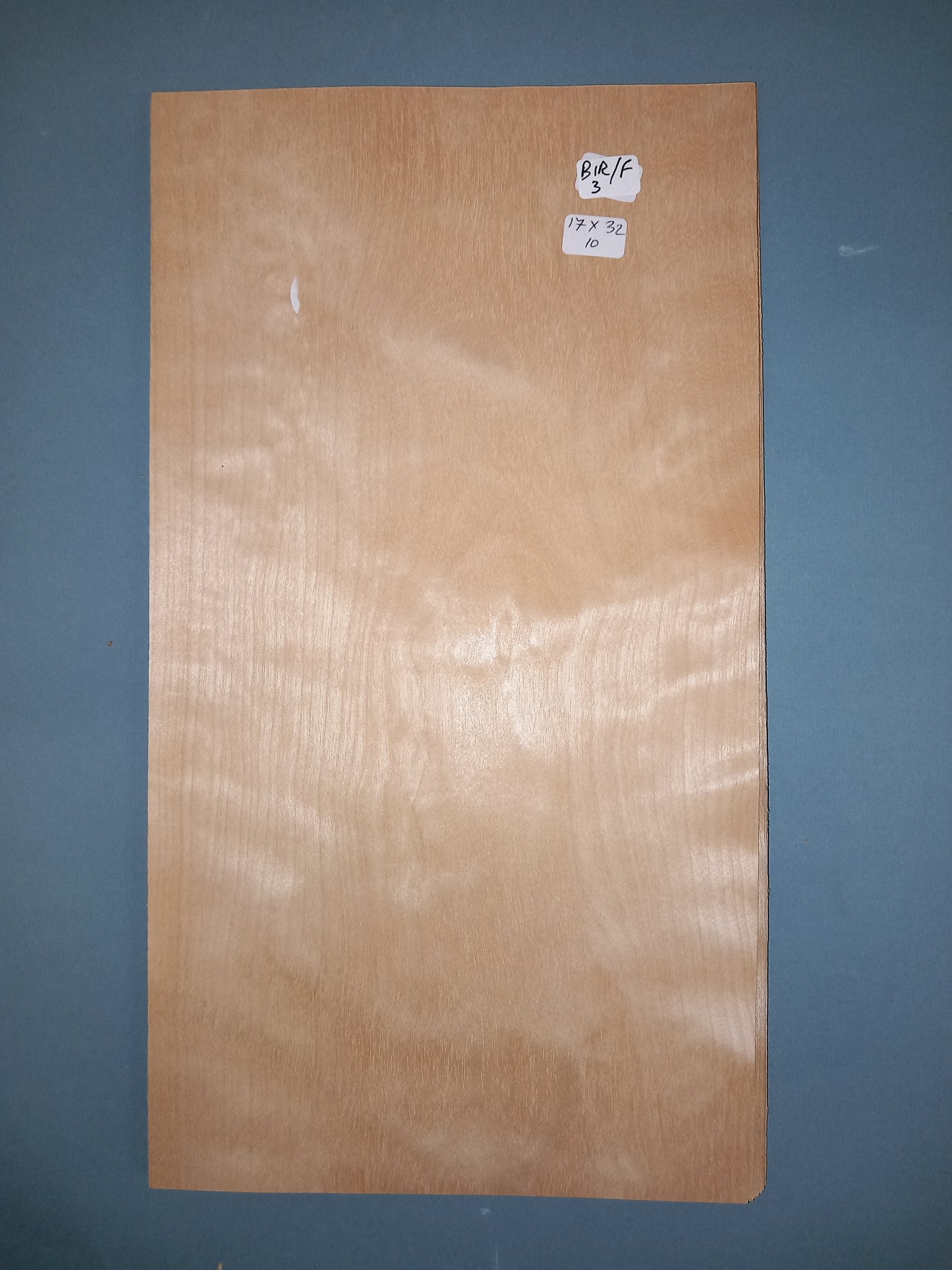 CONSECUTIVE SHEETS OF FIGURED BIRCH VENEER 17 X 32 CM