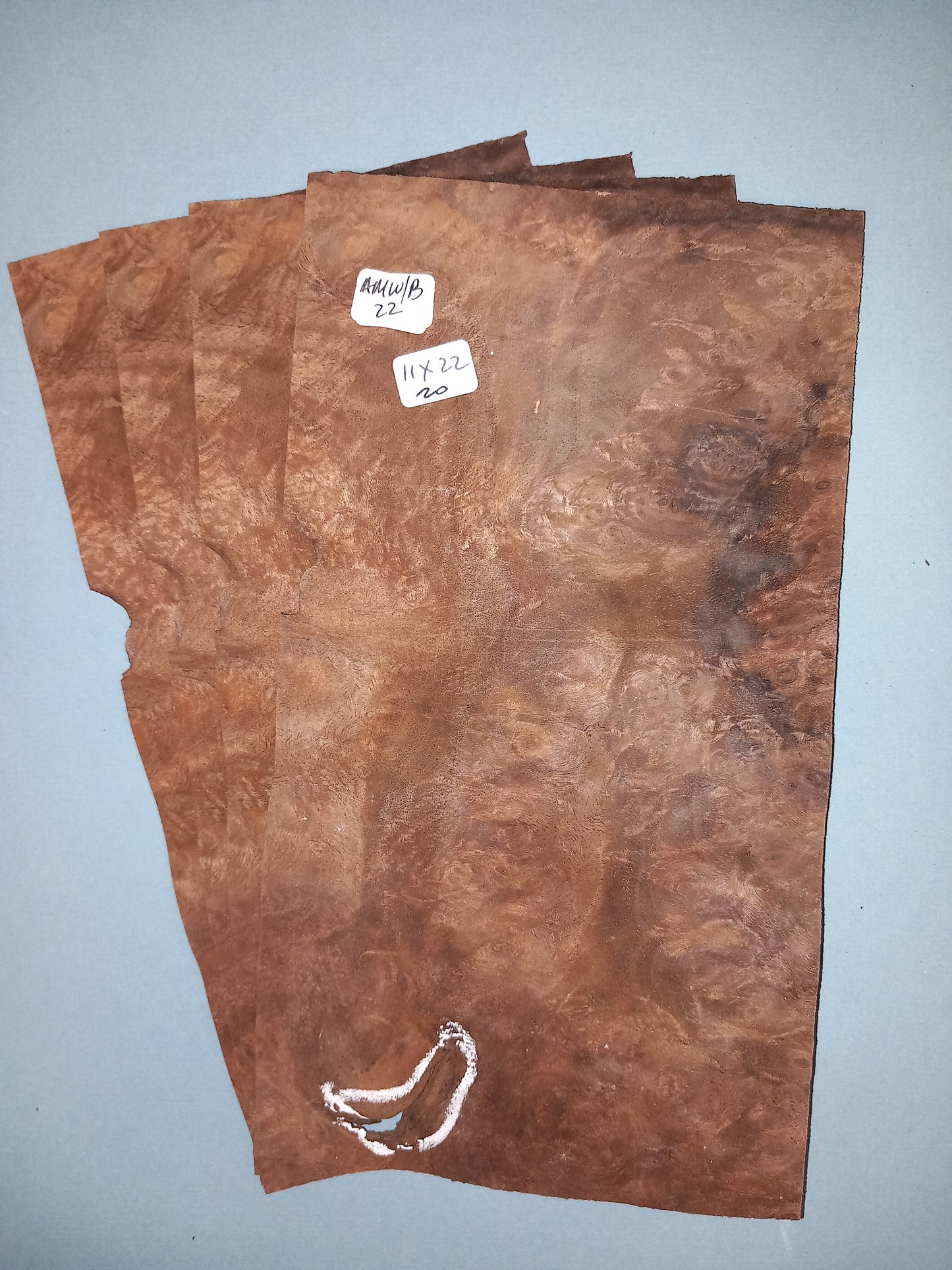 4 CONSECUTIVE SHEETS OF AMERICAN WALNUT BURR VENEER 11 X 22 CM