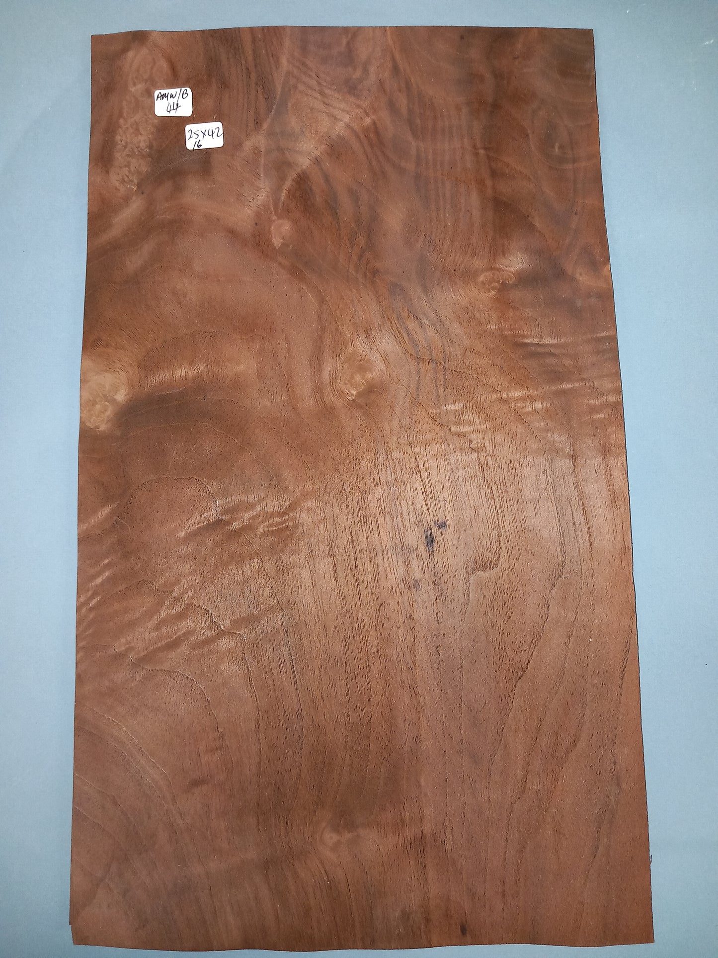 CONSECUTIVE SHEETS OF AMERICAN WALNUT BURR VENEER 25 X 42 CM