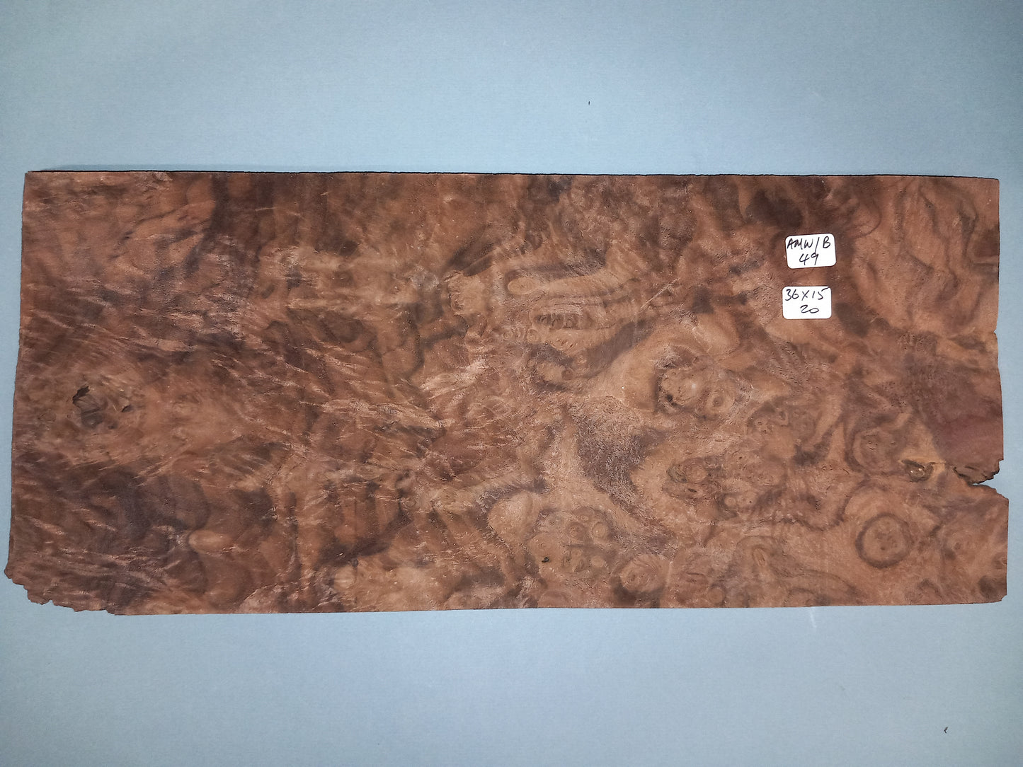 CONSECUTIVE SHEETS OF AMERICAN WALNUT BURR VENEER 36 X 15 CM