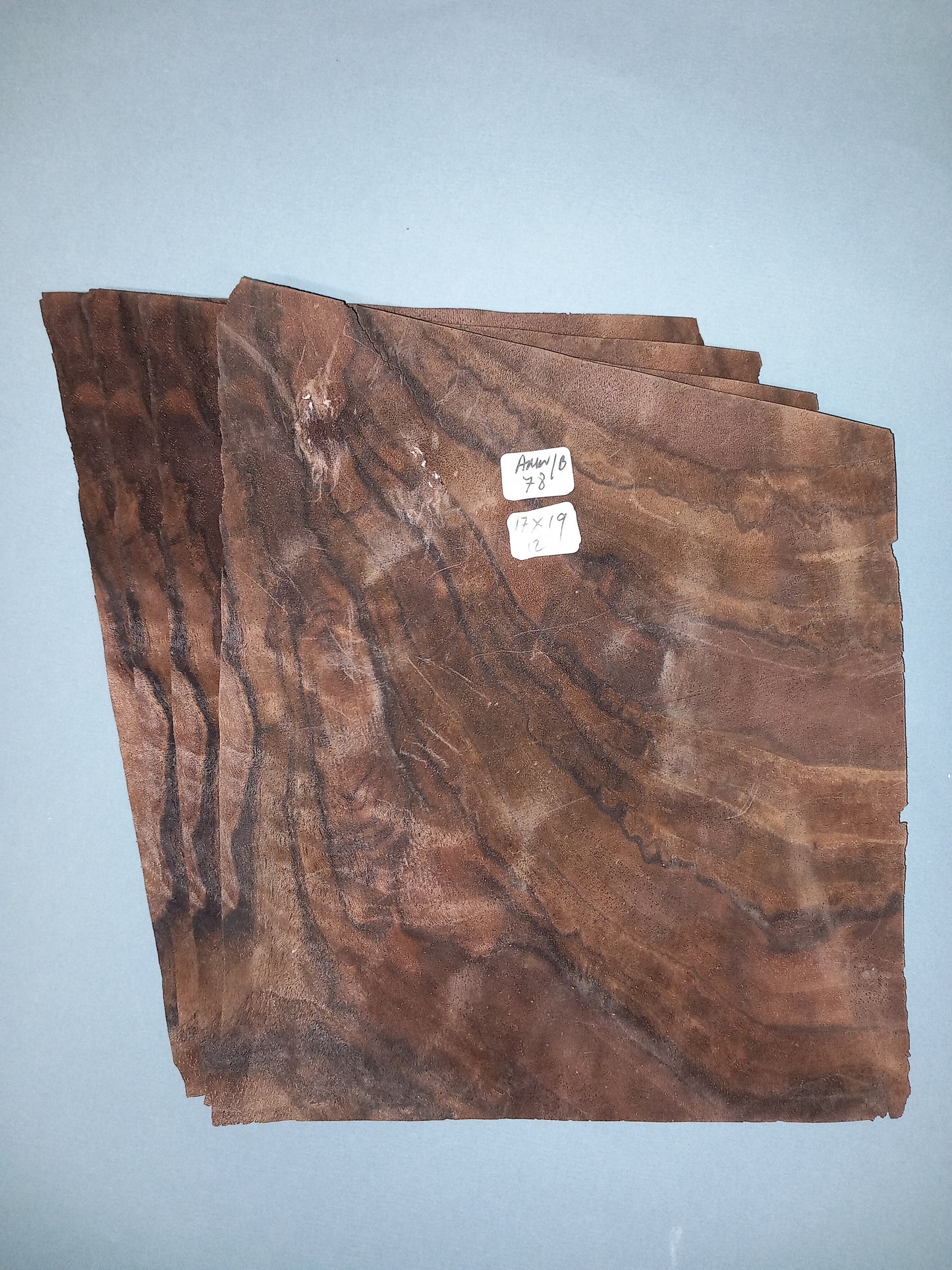 4 CONSECUTIVE SHEETS OF AMERICAN WALNUT BURR VENEER 17 X 19 CM