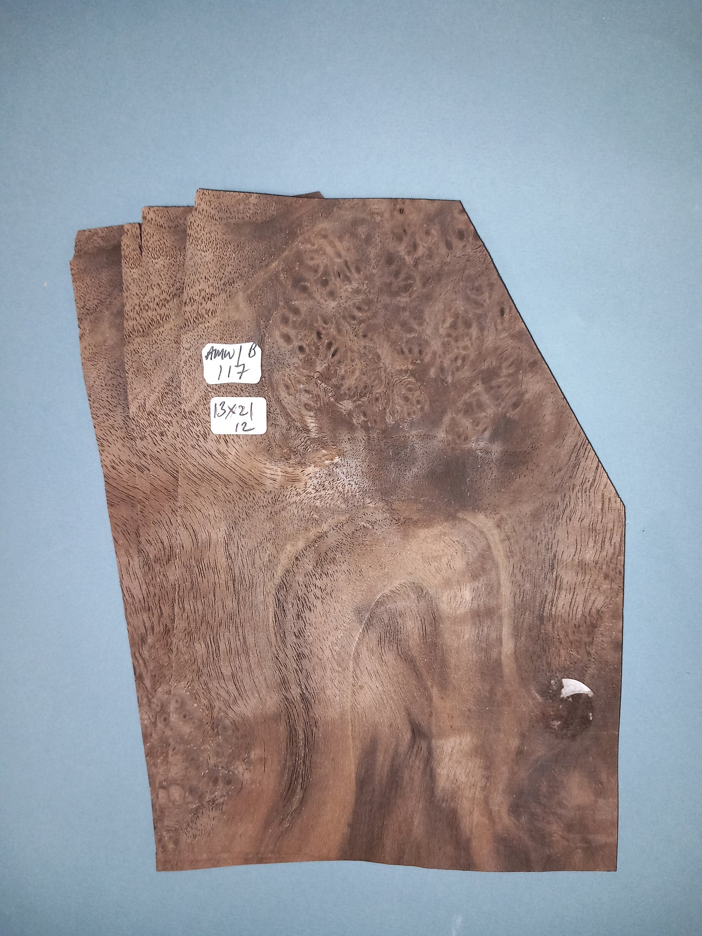 4 CONSECUTIVE SHEETS OF AMERICAN WALNUT BURR VENEER 13 X 21 CM