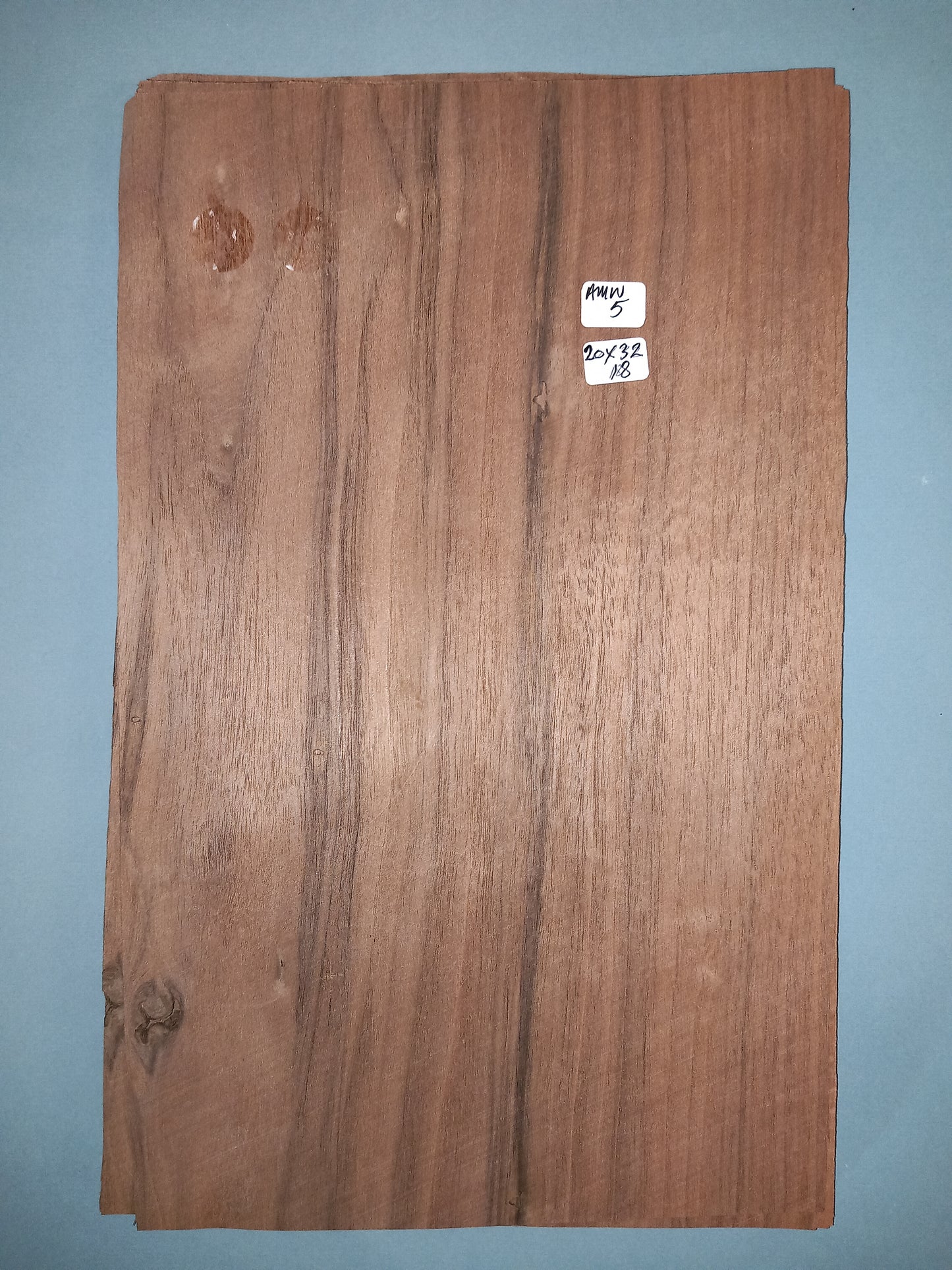 CONSECUTIVE SHEETS OF AMERICAN WALNUT VENEER 20 X 32 CM
