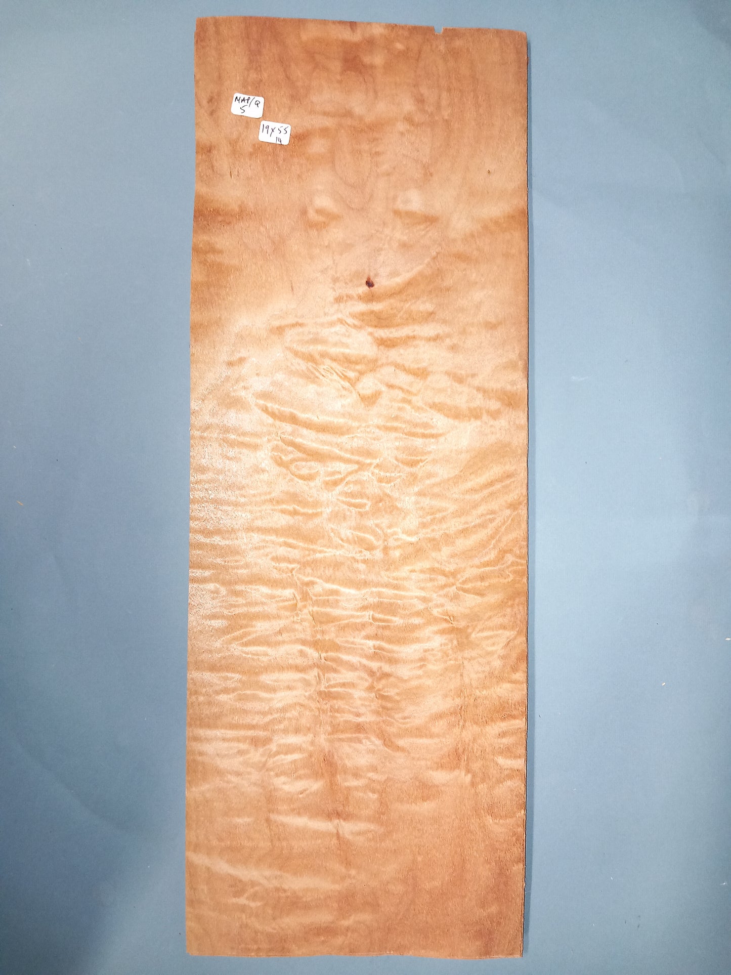 CONSECUTIVE SHEETS OF QUILTED MAPLE VENEER 19 X 55 CM
