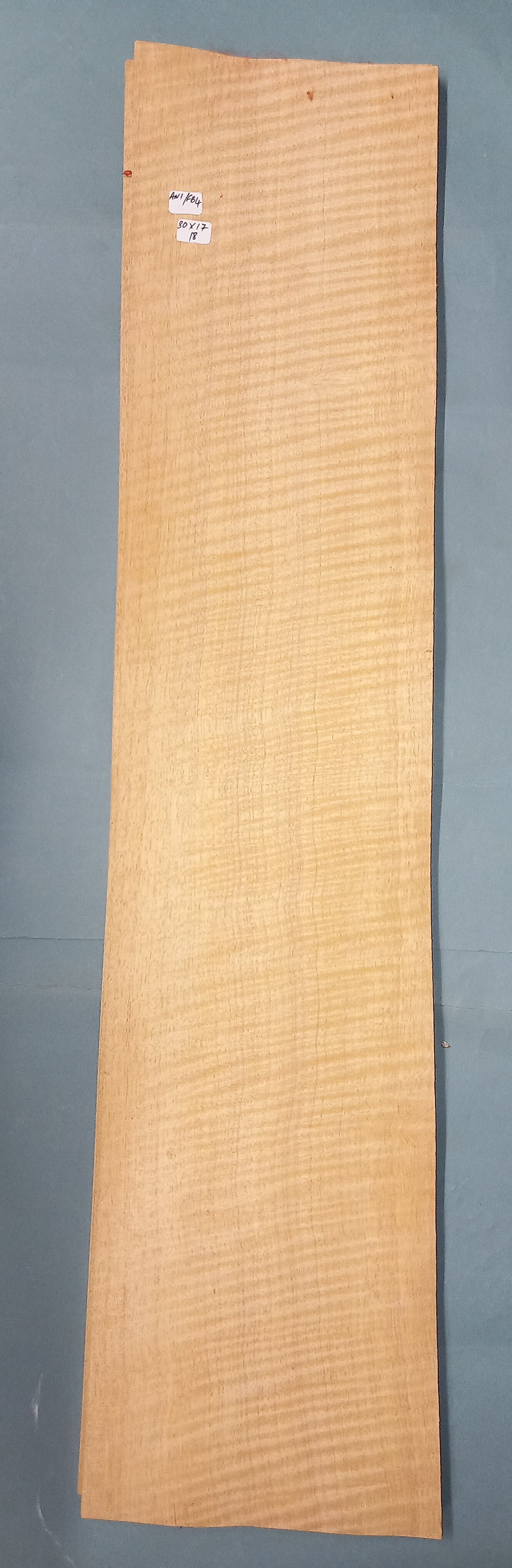 LARGE CONSECUTIVE SHEETS OF ANIGRE FIDDLEBACK VENEER 80 X 17 CM