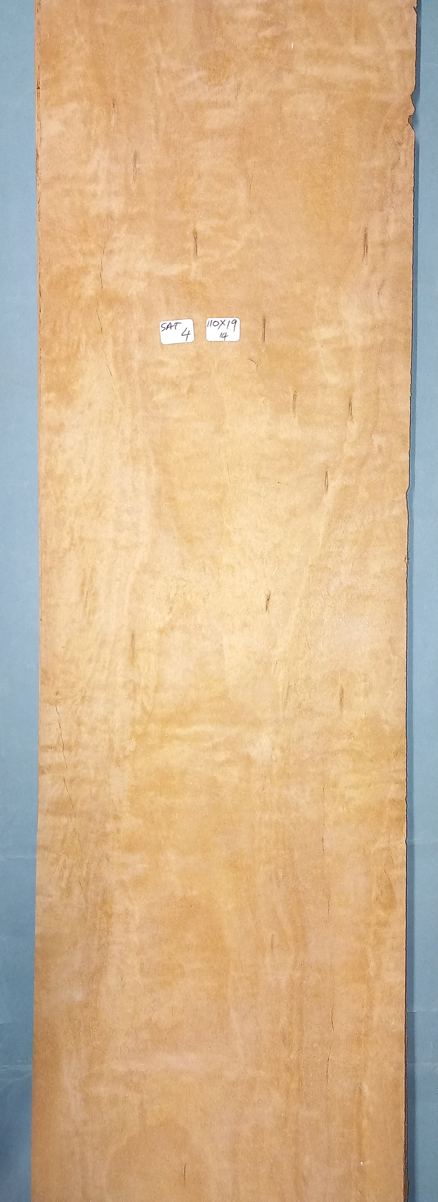 LARGE CONSECUTIVE SHEETS OF SATINWOOD VENEER 110 X 19 CM