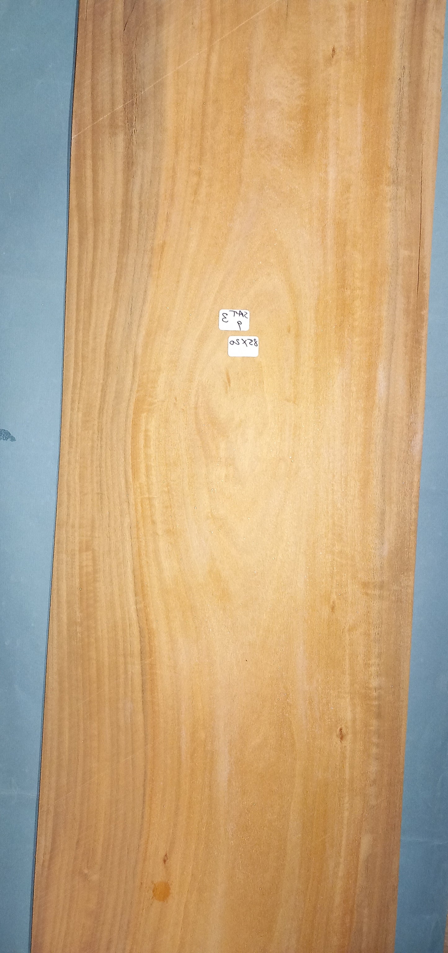 LARGE CONSECUTIVE SHEETS OF SATINWOOD VENEER 85 X 20 CM