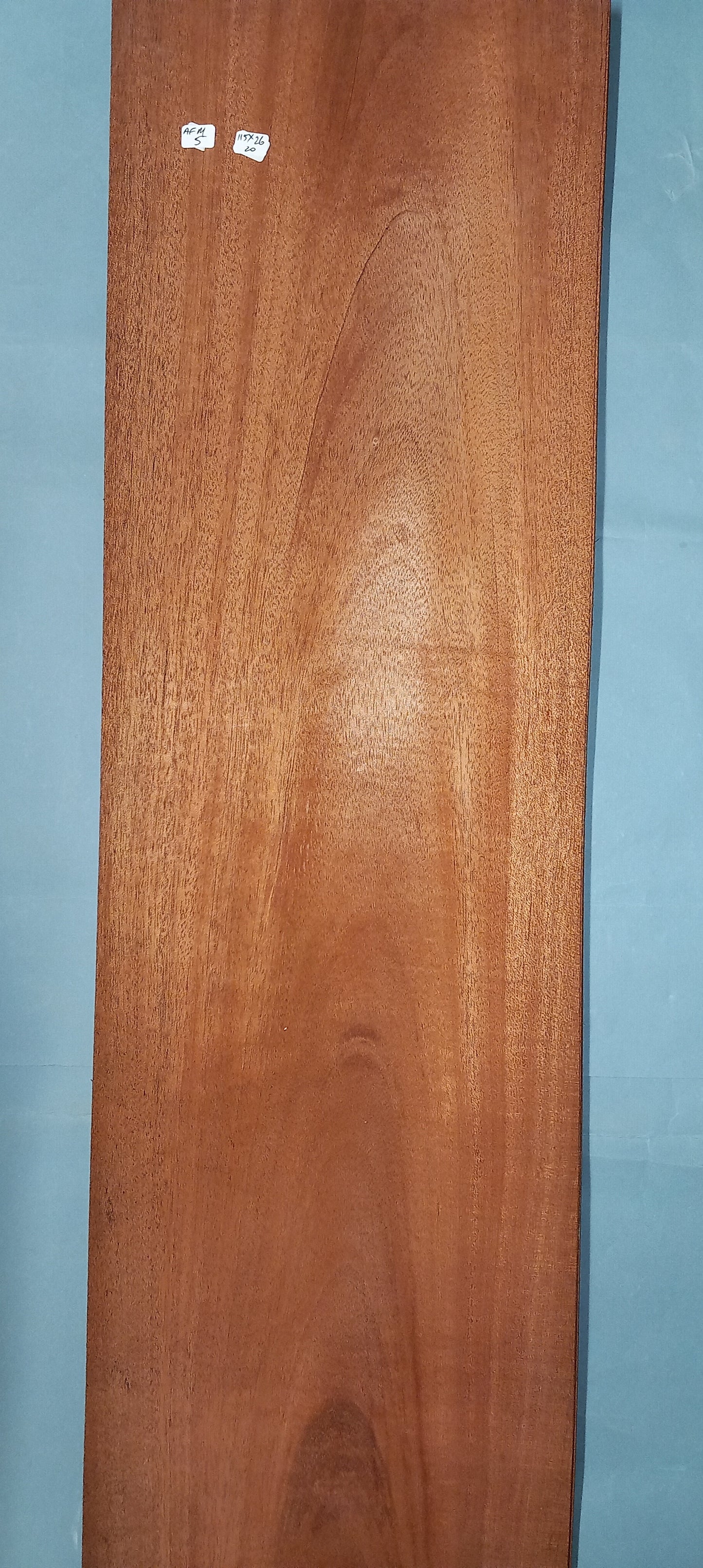 LARGE CONSECUTIVE SHEETS OF AFRICAN MAHOGANY VENEER 116 X 27 CM