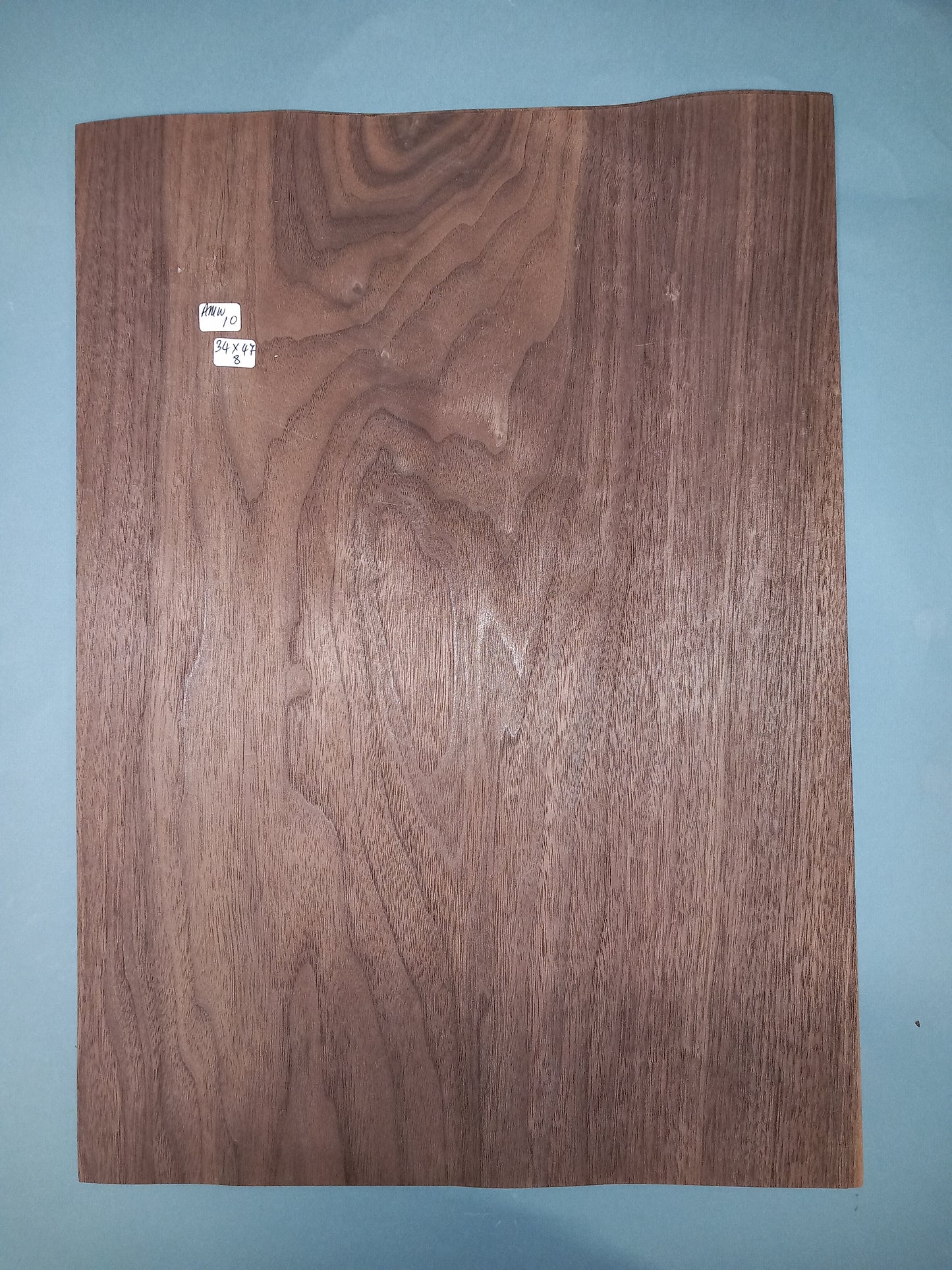 CONSECUTIVE SHEETS OF AMERICAN WALNUT VENEER 34 X 47 CM