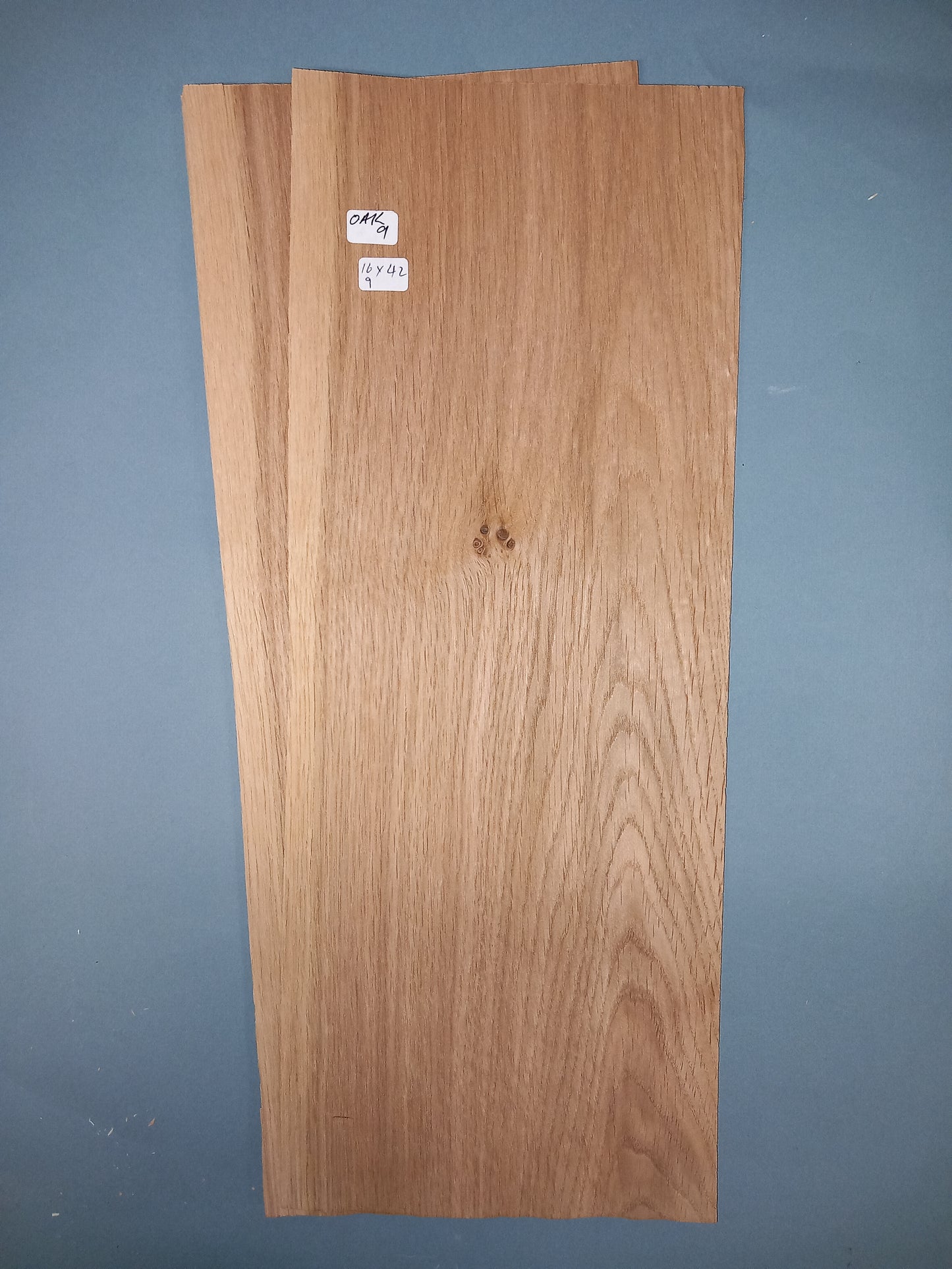 2 CONSECUTIVE SHEETS OF OAK VENEER 16 X 42 CM