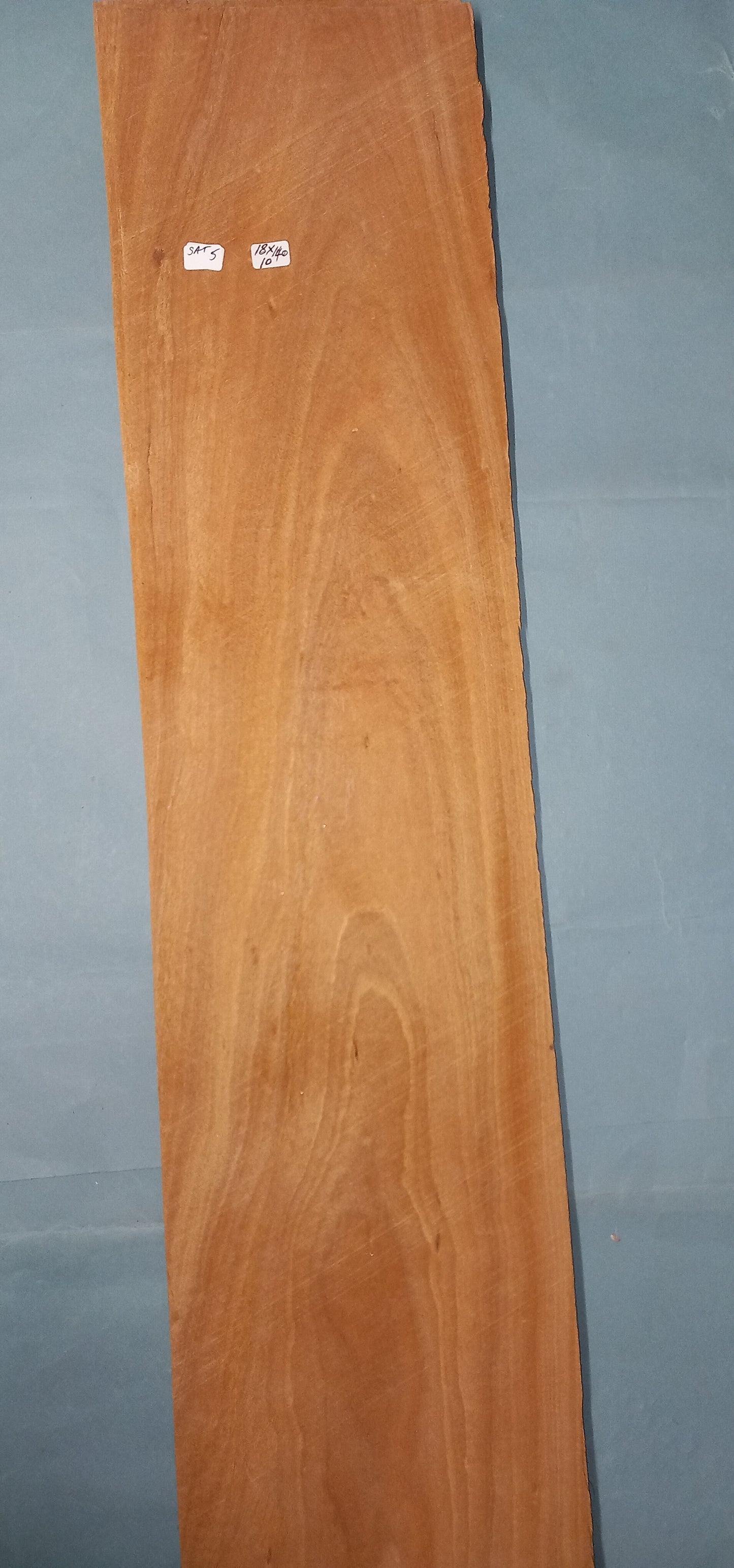 LARGE CONSECUTIVE SHEETS OF SATINWOOD VENEER 18 X 140 CM