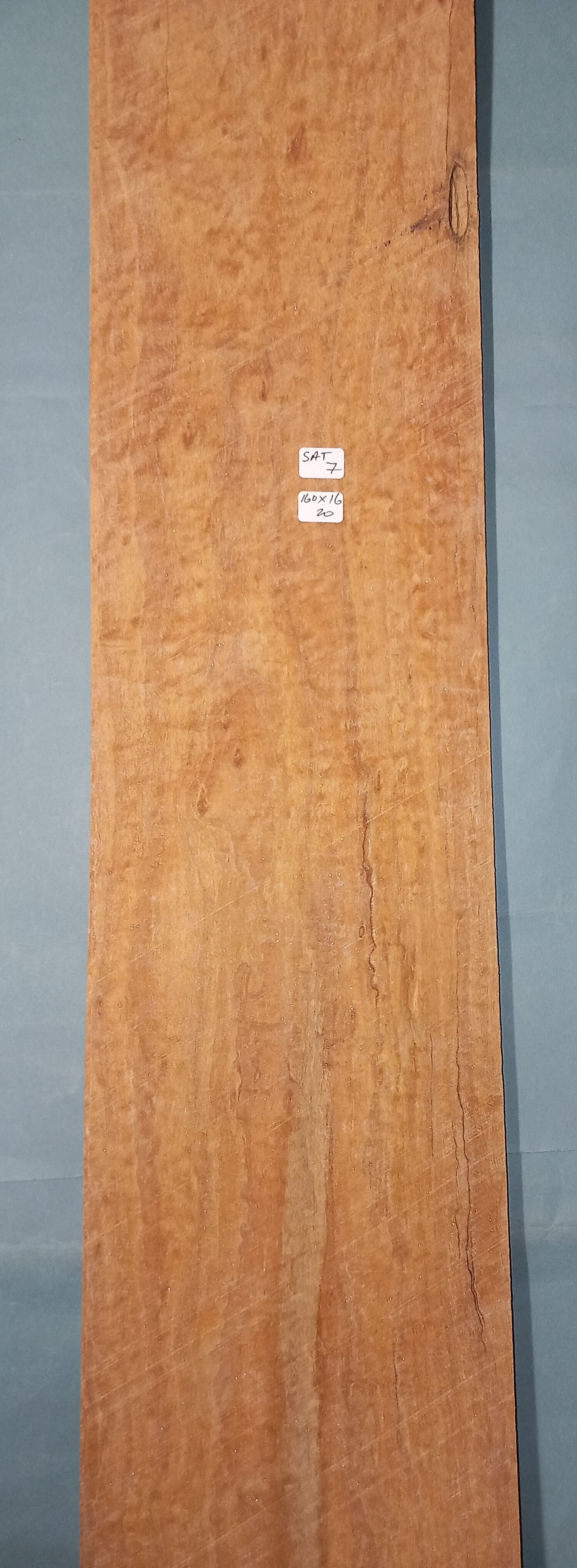 LARGE CONSECUTIVE SHEETS OF SATINWOOD VENEER 160 X 16 CM