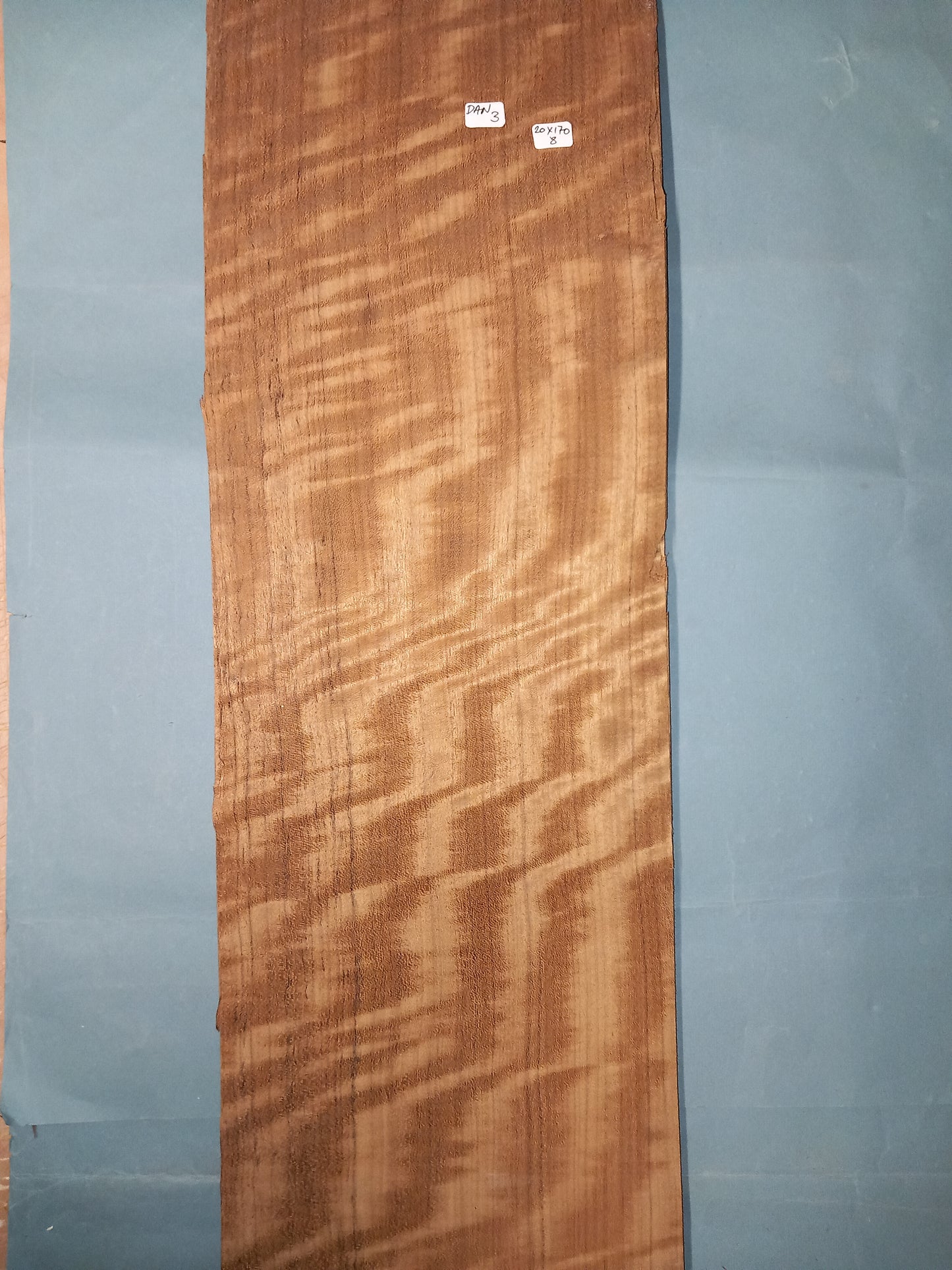 LARGE CONSECUTIVE SHEETS OF DANIELLA VENEER 20 X 170 CM