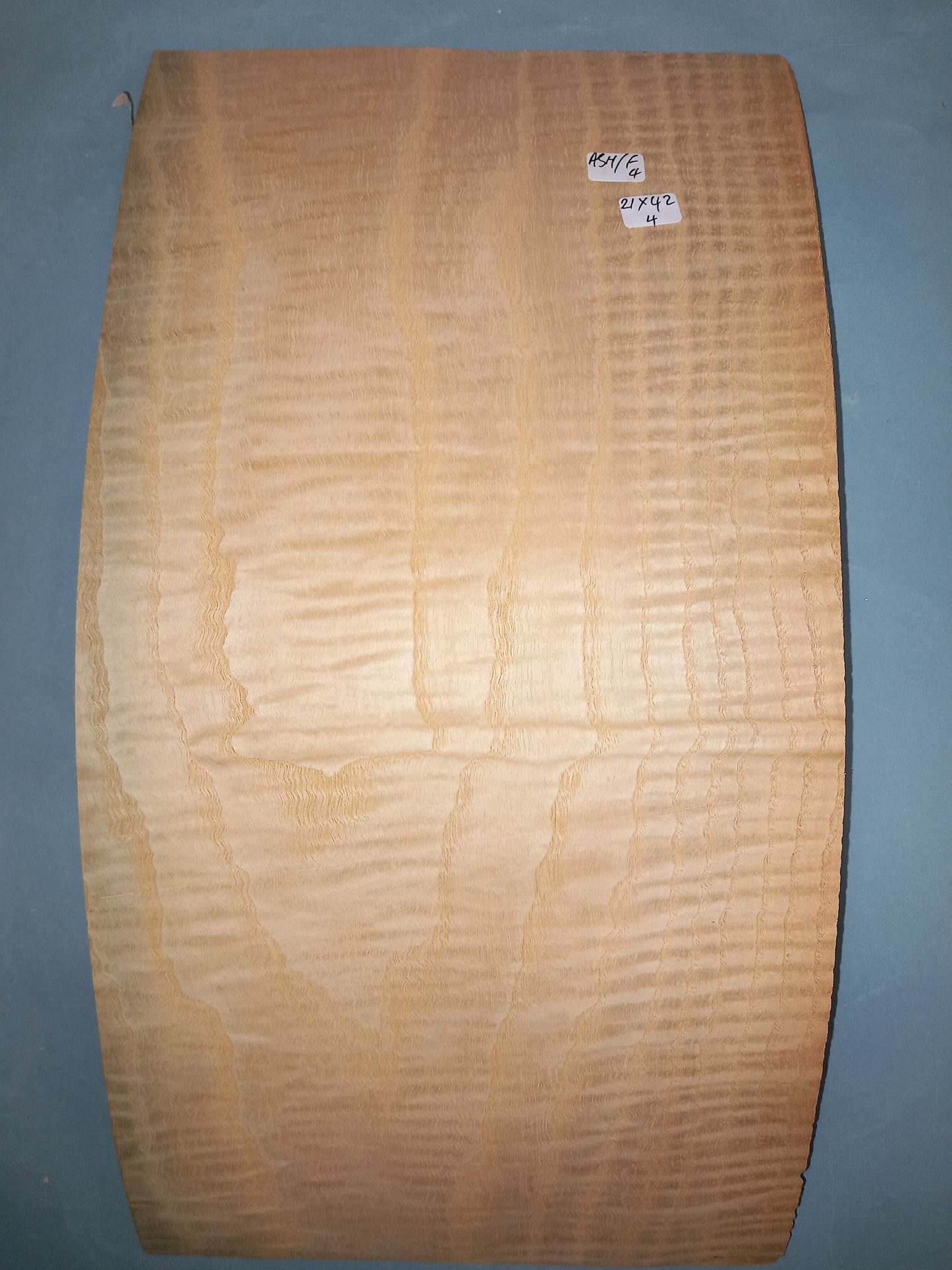 2 CONSECUTIVE SHEETS OF FIGURED ASH VENEER 21 X 42 CM