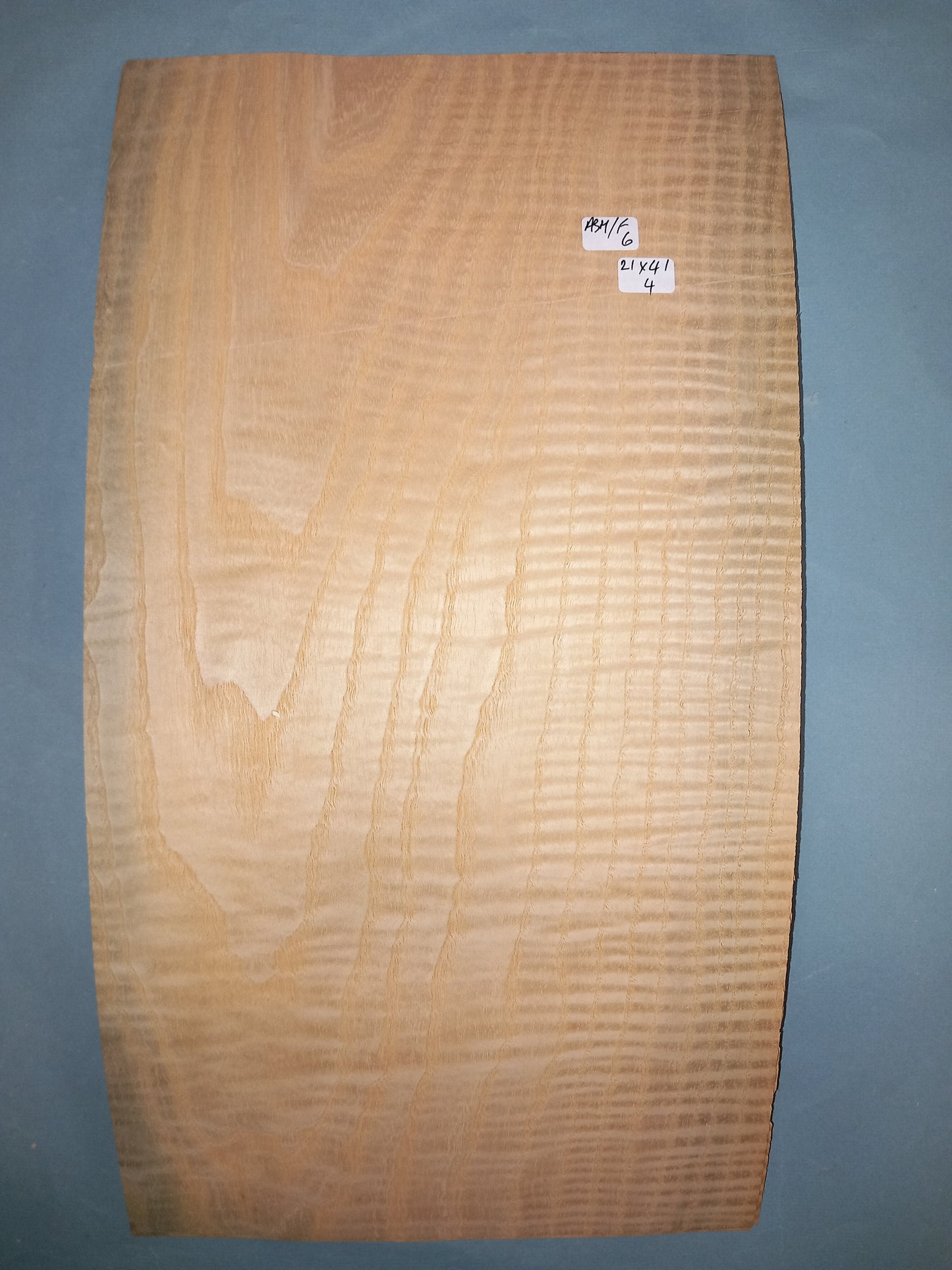 2 CONSECUTIVE SHEETS OF FIGURED ASH VENEER 21 X 41 CM