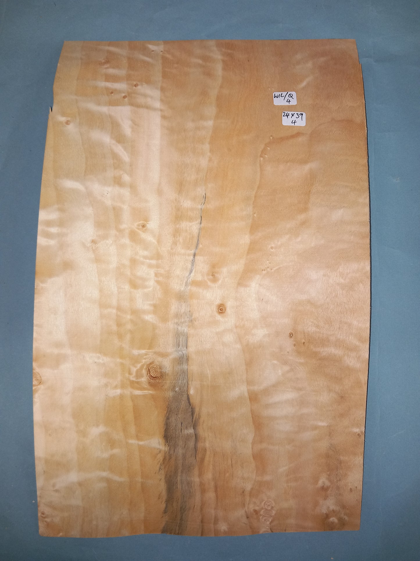 CONSECUTIVE SHEETS OF QUILTED WILLOW VENEER 24 X 39 CM