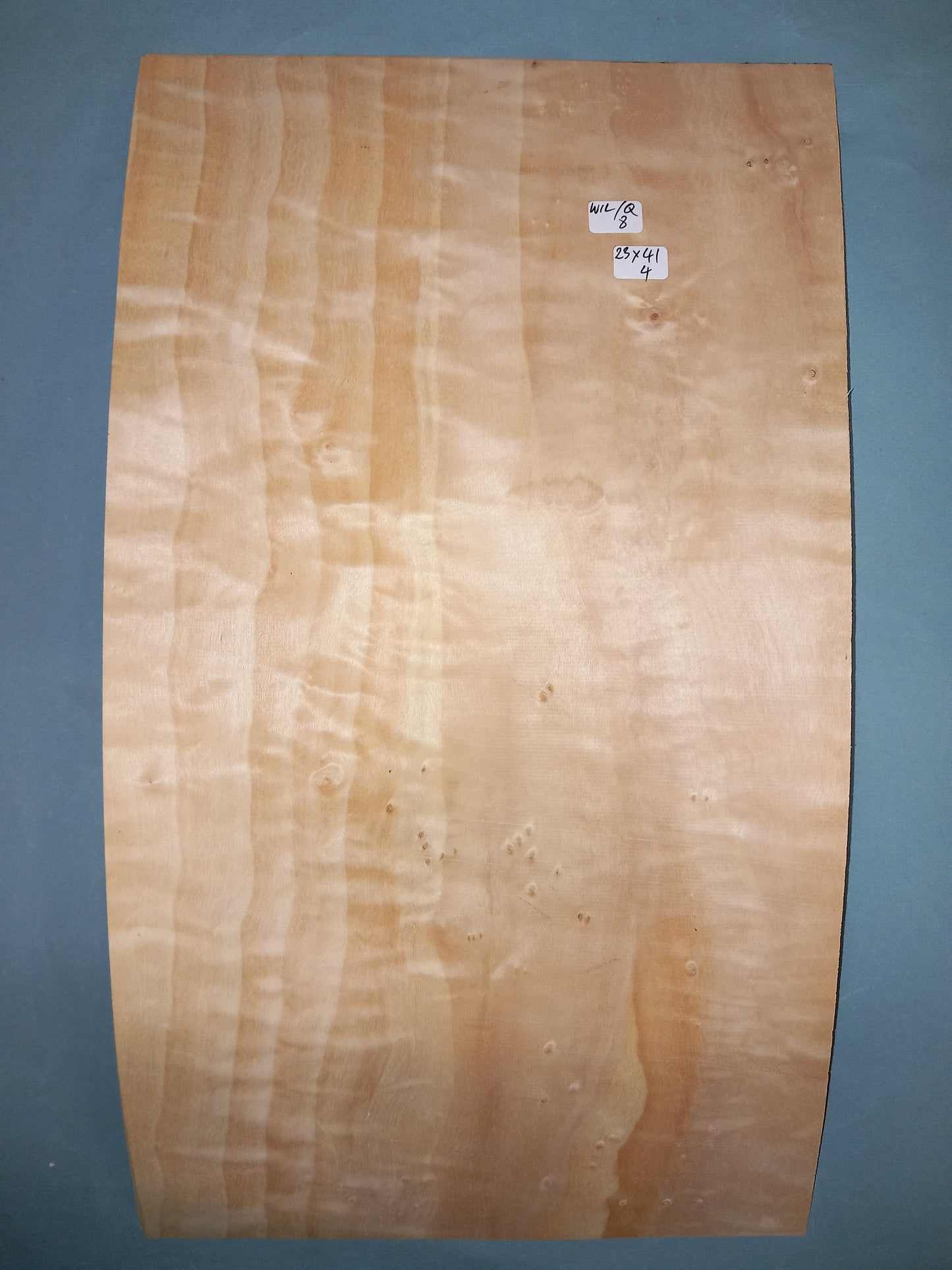 CONSECUTIVE SHEETS OF QUILTED WILLOW VENEER 23 X 41 CM