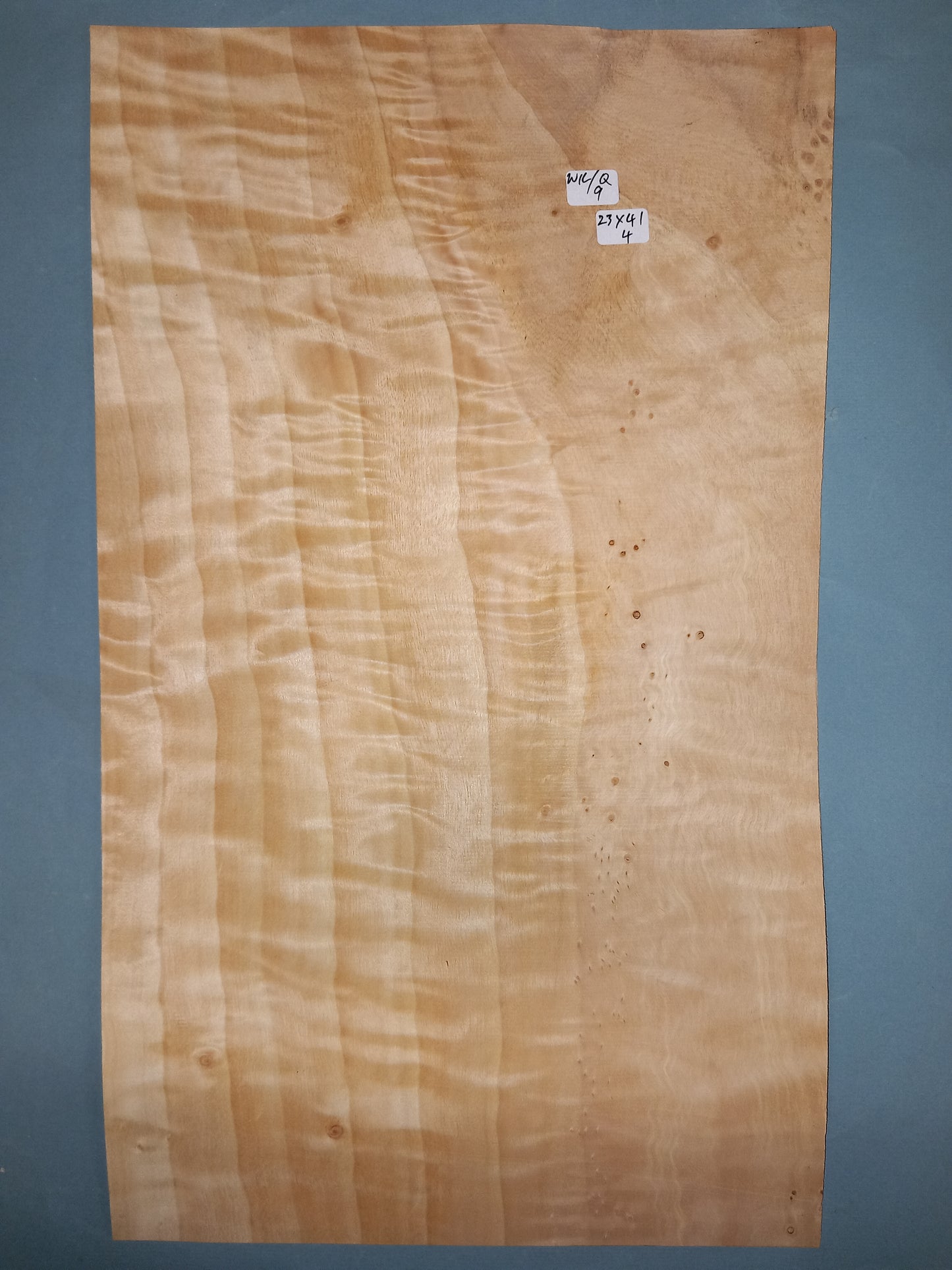 CONSECUTIVE SHEETS OF QUILTED WILLOW VENEER 23 X 41 CM