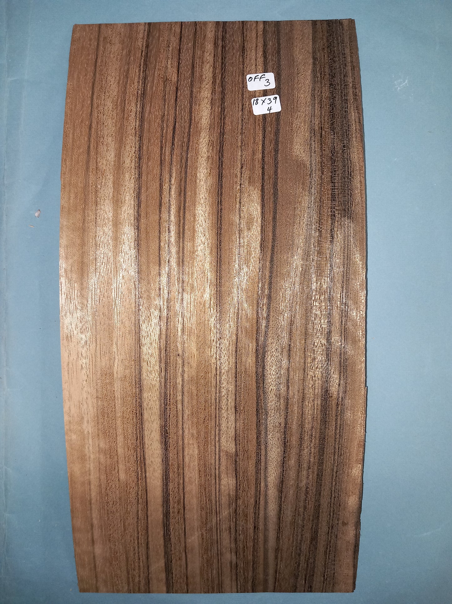 CONSECUTIVE SHEETS OF OFFRAM/FRAKE VENEER 18 X 39 CM