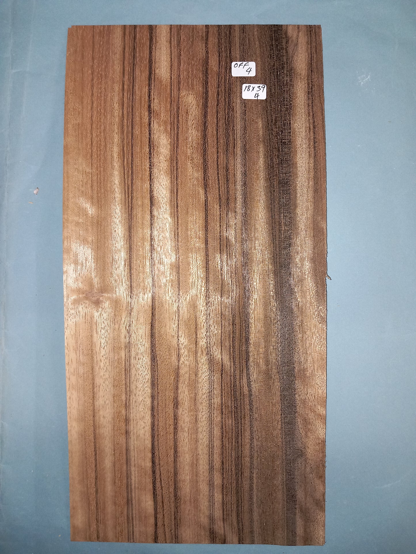 CONSECUTIVE SHEETS OF OFFRAM/FRAKE VENEER 18 X 39 CM