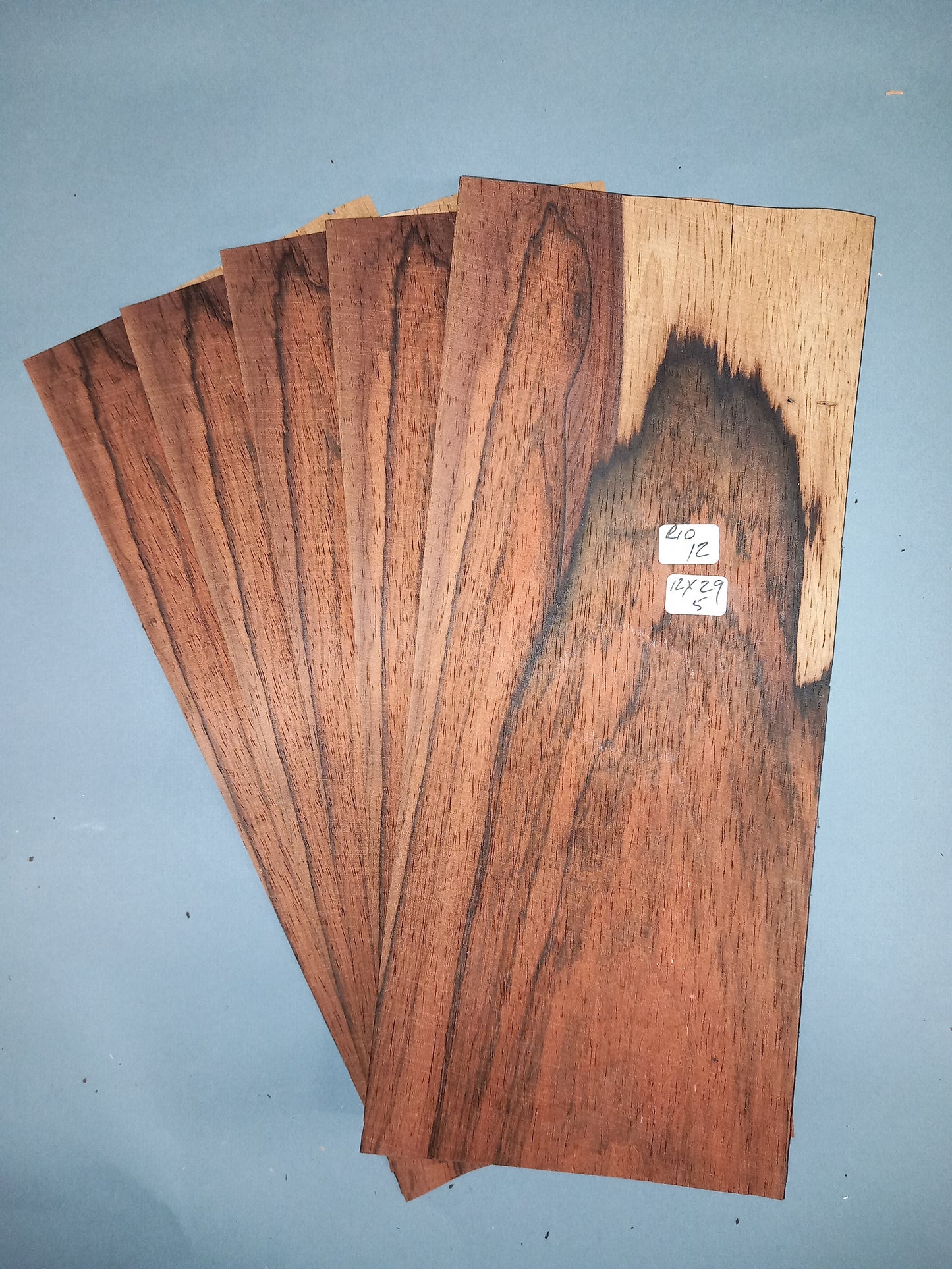 5 CONSECUTIVE SHEETS OF RIO ROSEWOOD VENEER 12 X 29 CM