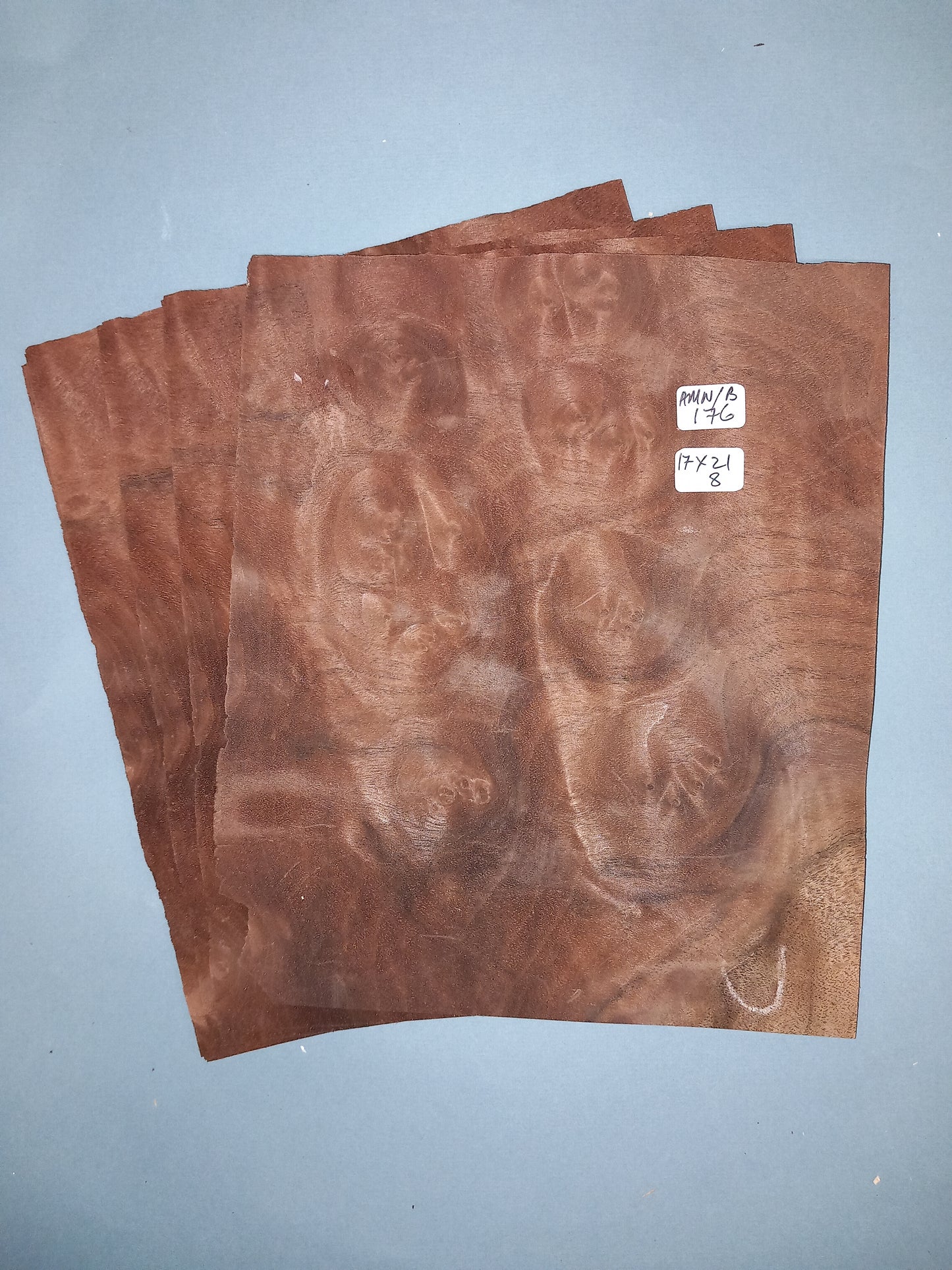 4 CONSECUTIVE SHEETS OF AMERICAN BURR WALNUT VENEER 17 X 21 CM