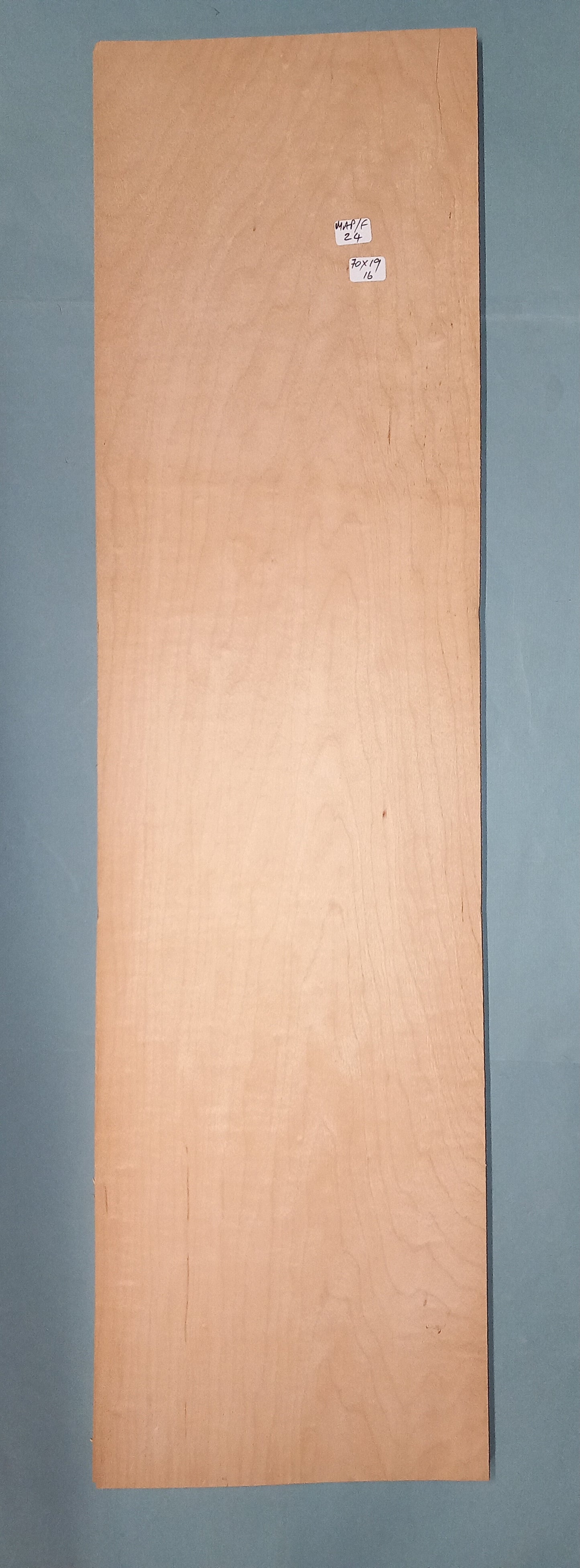 LARGE CONSECUTIVE SHEETS OF FIGURED MAPLE VENEER 70 X 19 CM