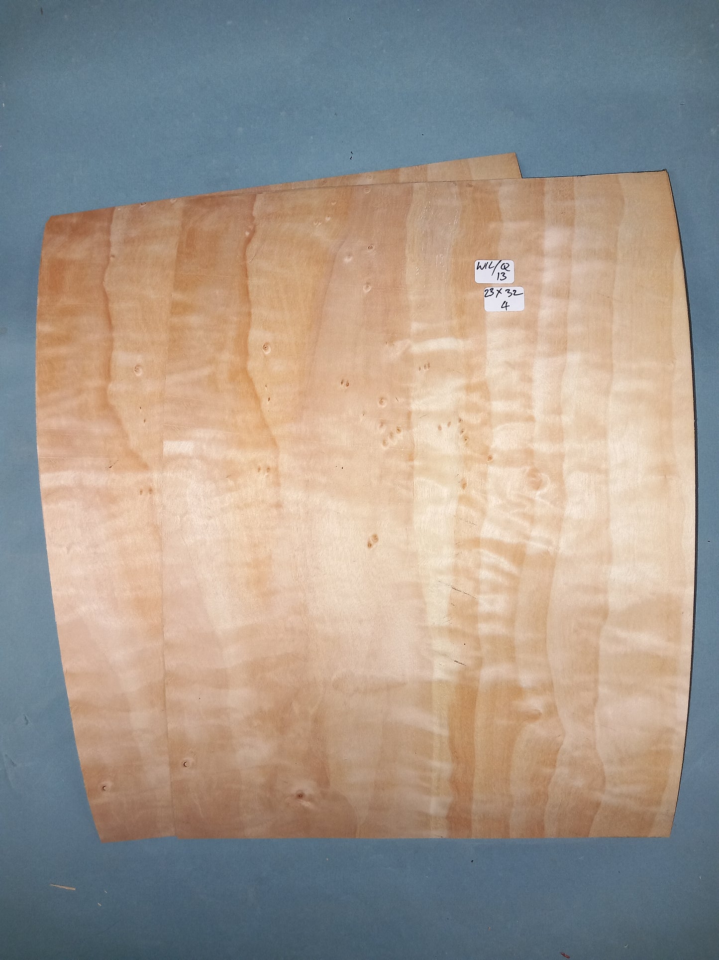 2 CONSECUTIVE SHEETS OF QUILTED WILLOW VENEER 23 X 32 CM