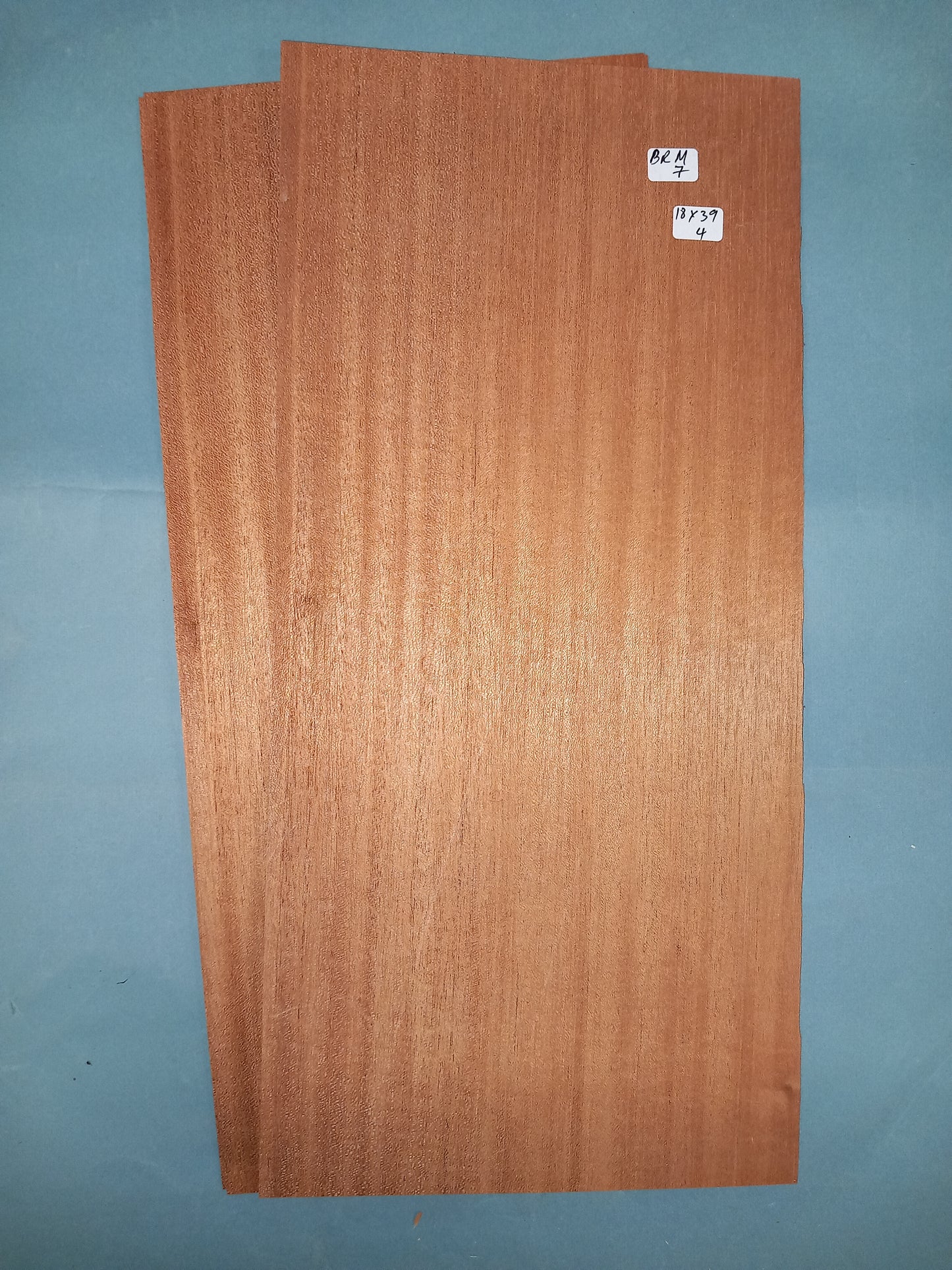2 CONSECUTIVE SHEETS OF BRAZILIAN MAHOGANY VENEER 18 X 39 CM