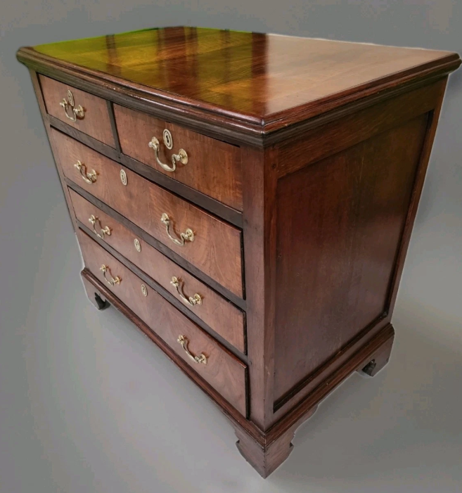 Late 17th century chest of drawers