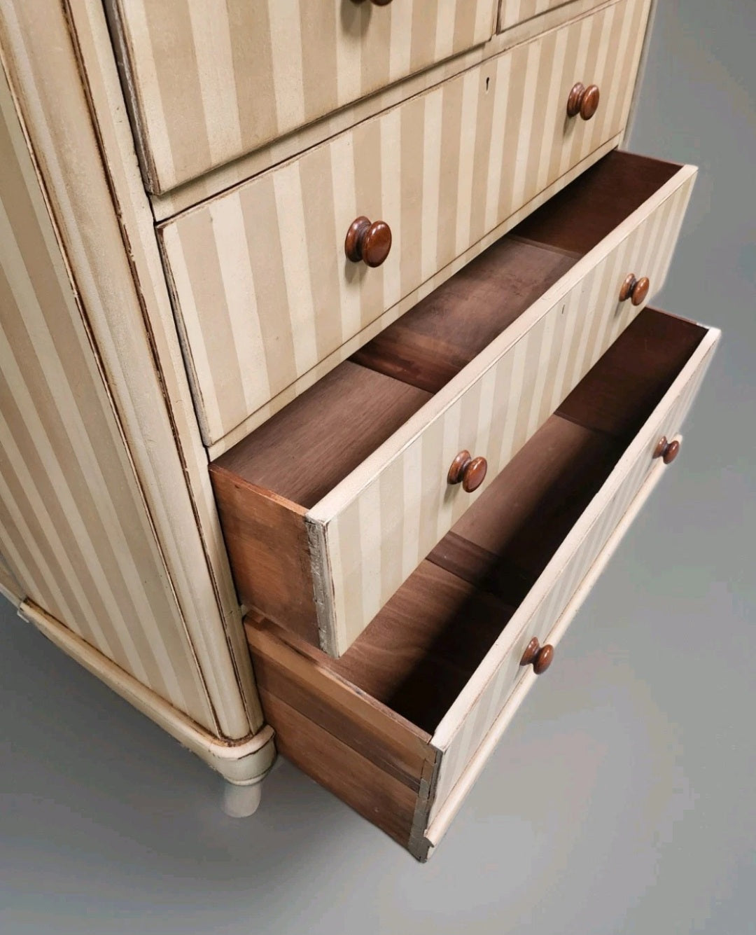 VICTORIAN PAINTED CHEST OF DRAWERS