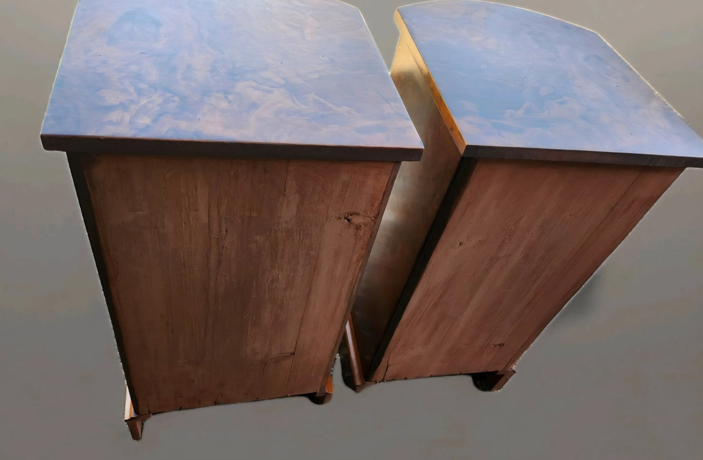Pair of victorian Burr walnut bedside chests of drawers,bowfront 19th century