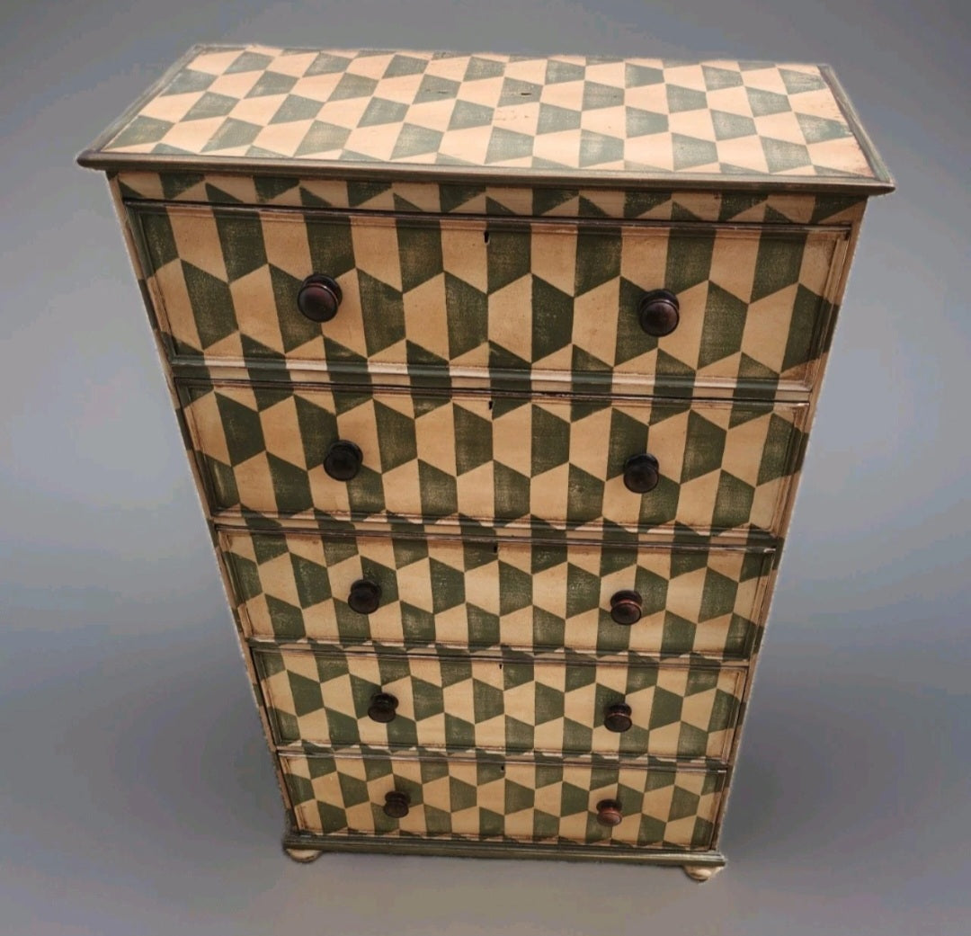 TALL VICTORIAN CHEST OF DRAWERS