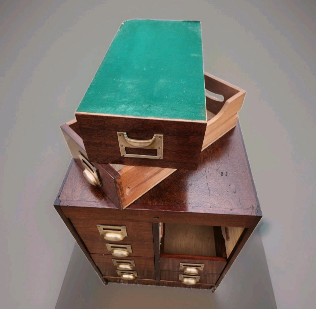 MID CENTURY BANKERS CHEST