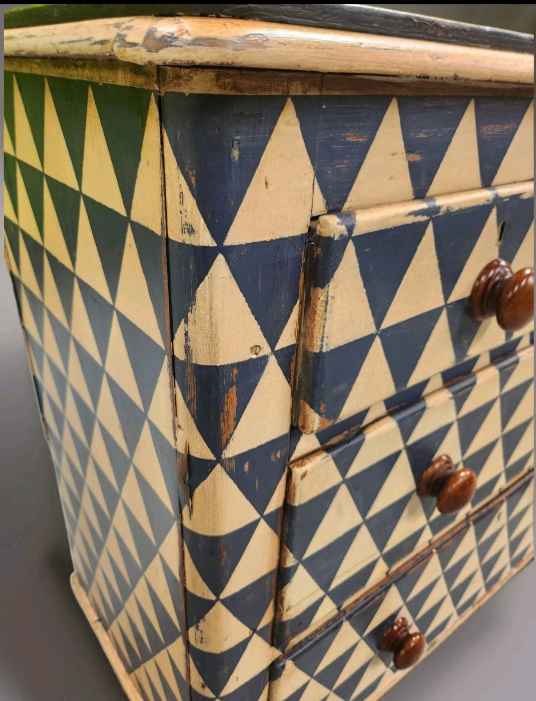 VICTORIAN PAINTED CHEST OF DRAWERS