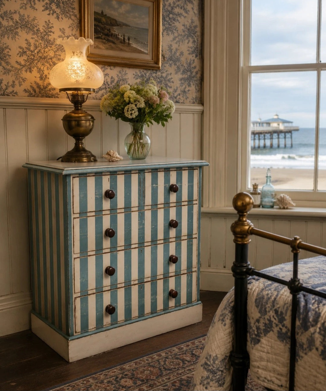 ANTIQUE PAINTED CHEST OF DRAWERS