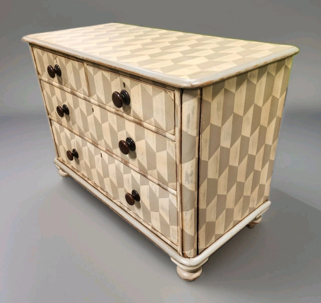 VICTORIAN PAINTED CHEST OF DRAWERS
