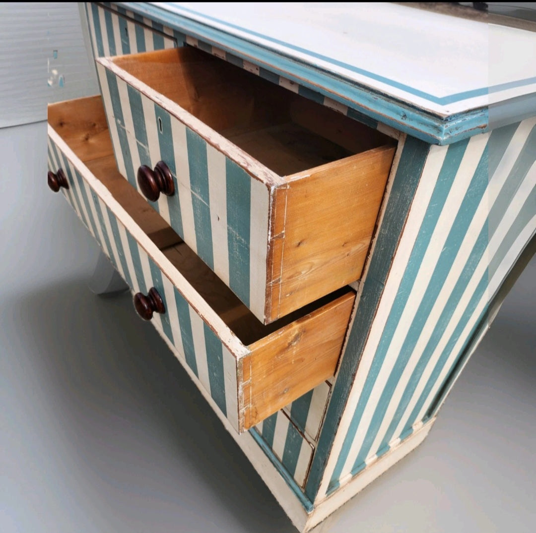 ANTIQUE PAINTED CHEST OF DRAWERS