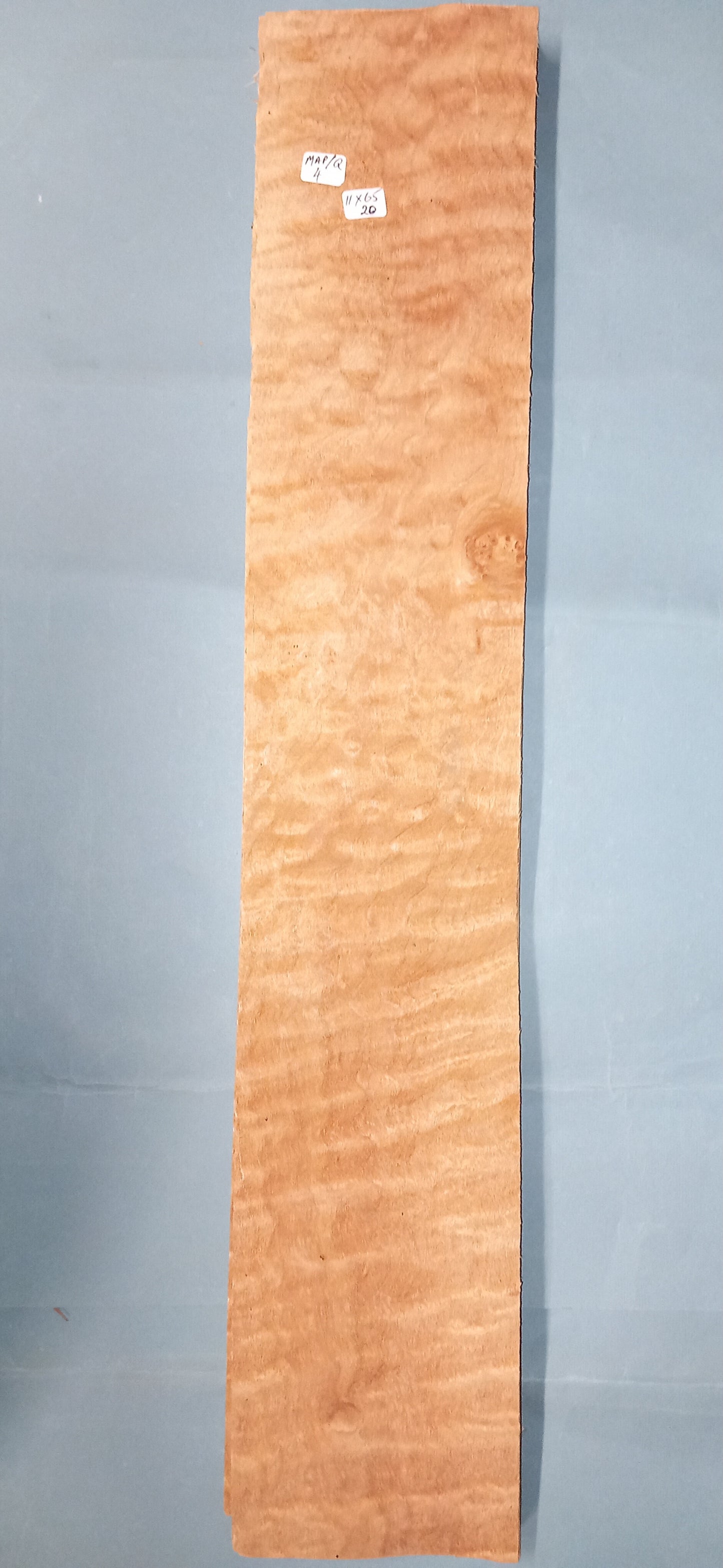 CONSECUTIVE SHEETS OF QUILTED MAPLE VENEER   11 X 65 CM