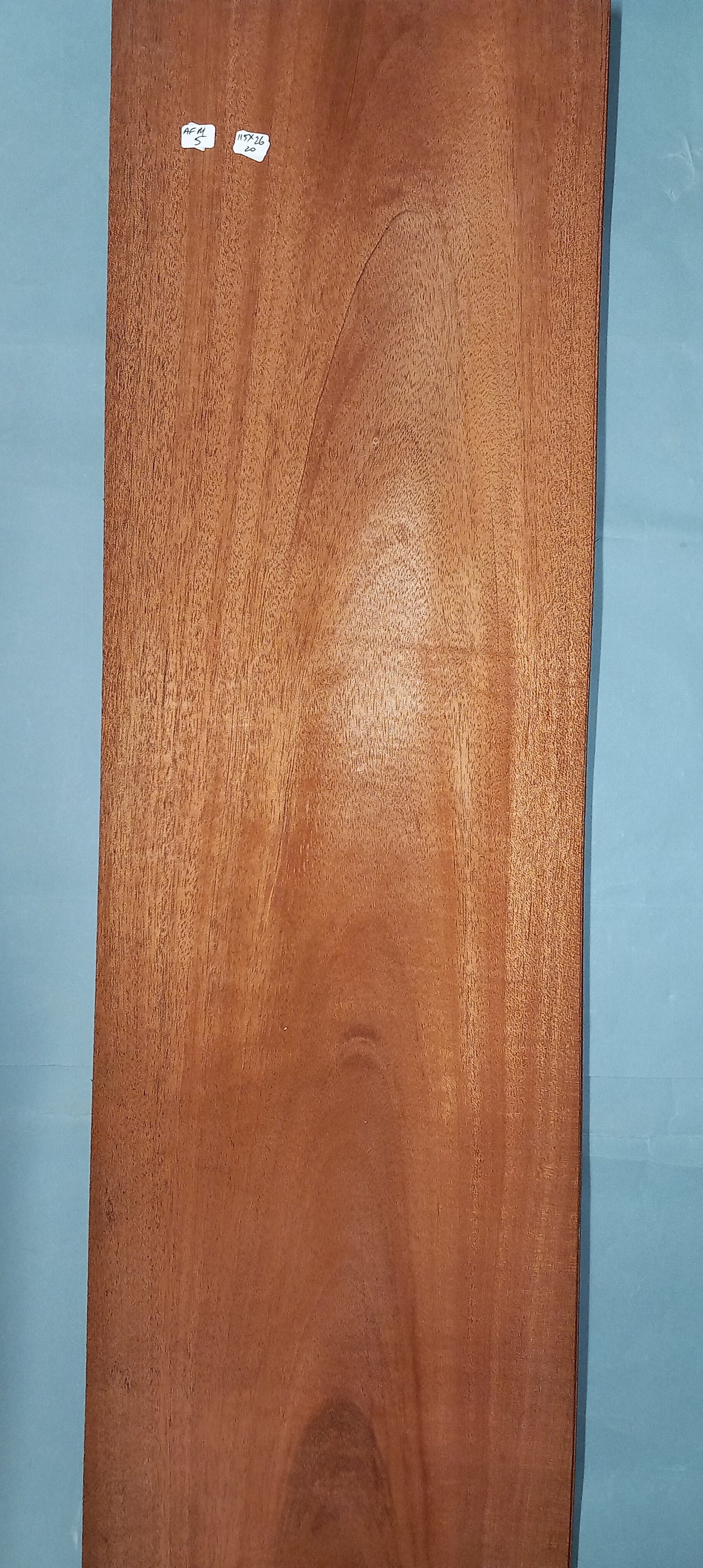 LARGE CONSECUTIVE SHEETS OF AFRICAN MAHOGANY VENEER   116 X 27 CM